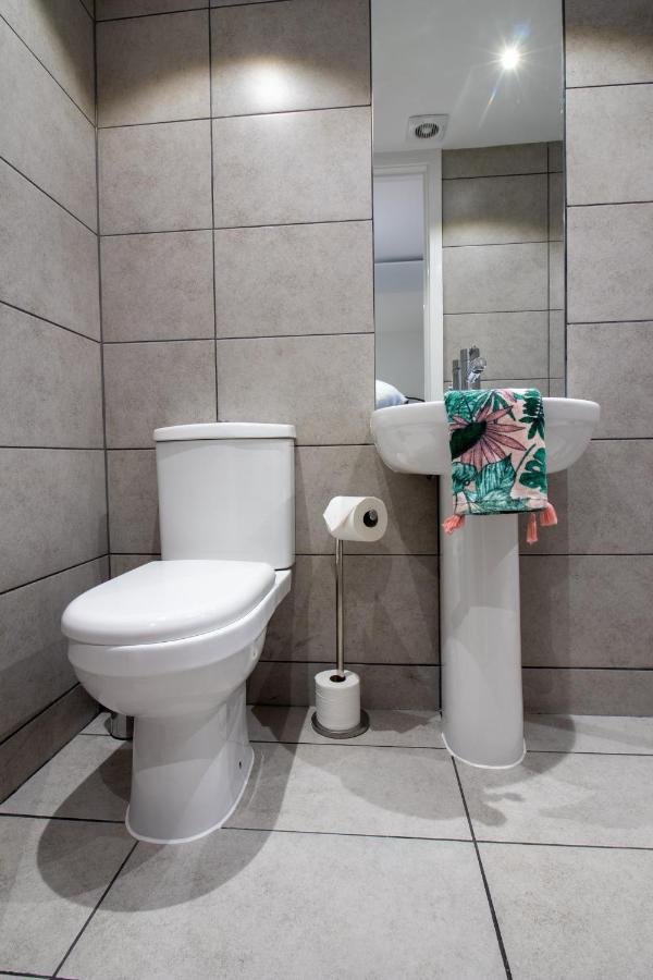 Stylish Studio In The Heart Of The English Riviera Торки Экстерьер фото